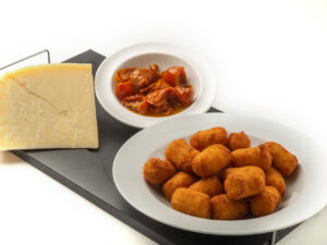 Croquetas de Queso Parmesano y Tomate
